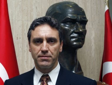 Τούρκος πρέσβης: «Οι πραξικοπηματίες θα πρέπει να δικαστούν από την τουρκική Δικαιοσύνη, μετά την έκδοσή τους»